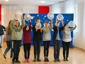 Познавательно– развлекательная программа для детей «Наши в космосе»